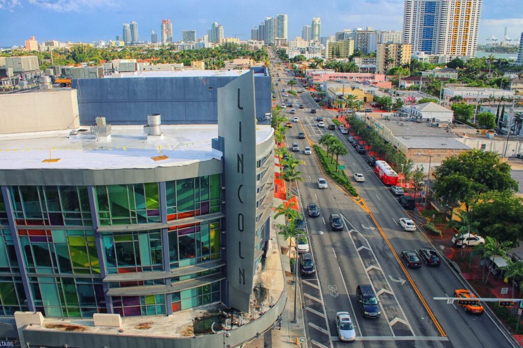 Miami FL-Elite Metal Roofing Contractors of Miami Beach